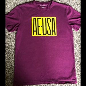 Men’s American Eagle T-shirt.